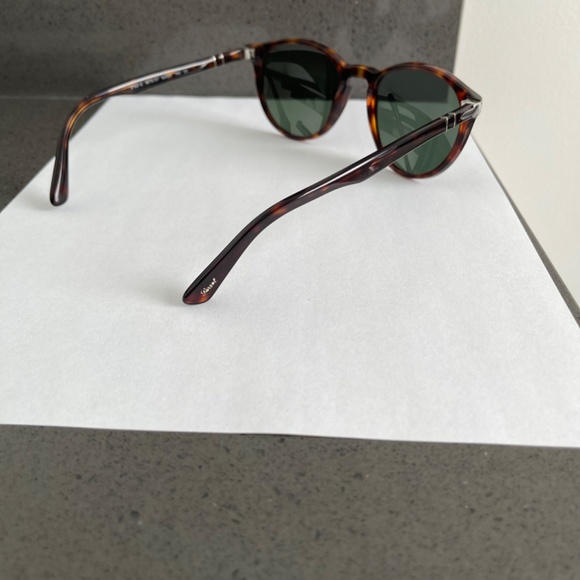 Brand New - Persol PO3152S  52mm Dark Tortoise / Grey Lenses New Sunglasses - Picture 6 of 13